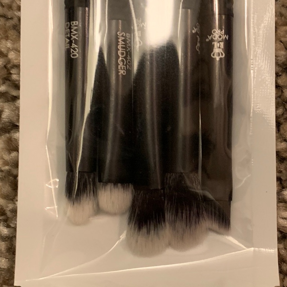 MODA - PRO BY ROYAL & LANGNICKEL 5 PC EYE KIT